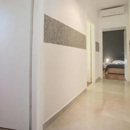 Spacious With Private Swimming Pool In Labin